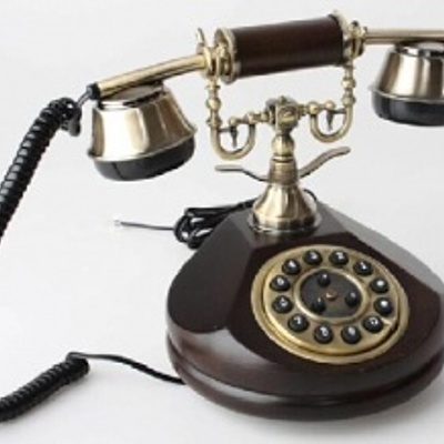 Timeline: Telefon: Alexander Graham 1886 (XIX) Per poder comunicarse a grans distàncies.