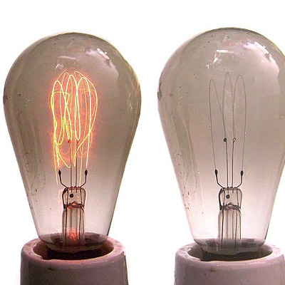 Timeline: La bombeta: Thomas Alva Edison  1879 (XIX) Per il·luminar la casa o altres llocs per la nit