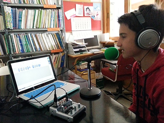 La radio de colegio:La emancipación del tedio y la uniformidad