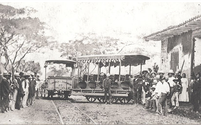 Inicio del servicio de tranvía de mulas o de sangre