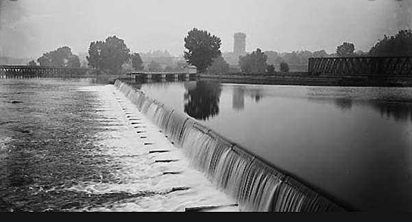 en appleton es va construir la primera central hidroelectrica que es va posar en funcionament