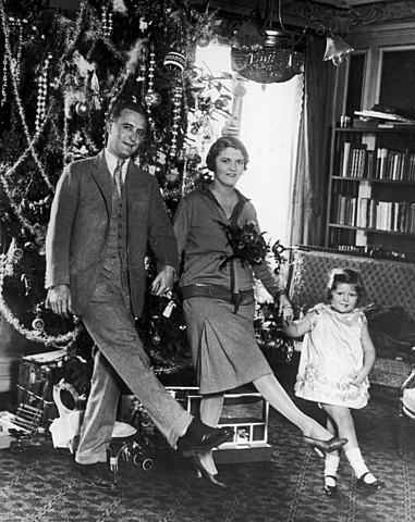 Daughter, Francis Scott Fitzgerald is born