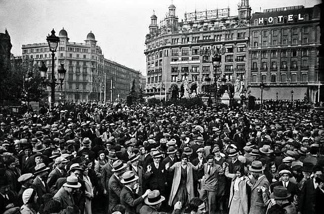 Primera vaga general a Espanya per la dissolució de les associacions obreres