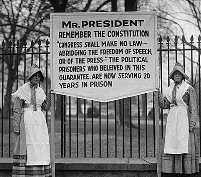 Congress passes the Espionage Acts (US)