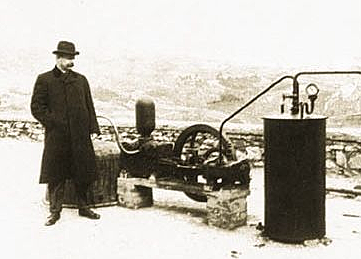 El princep Piero Ginori Conti va provar el primer generador geotermal