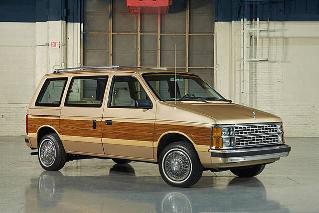 1984 PLYMOUTH/DODGE VOYAGER/CARAVAN MINIVAN
