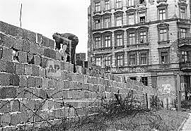 Construction of the Berlin Wall