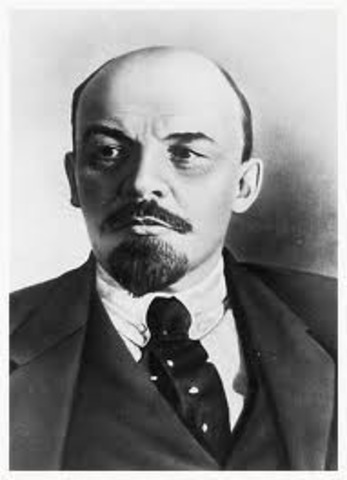 Lenin Dies/USSR Formed