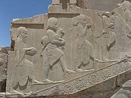 Arte Persa Aqueménida. Relieve con soldados oferentes. Palacio de Persépolis. ( Hacía 500 a.C)