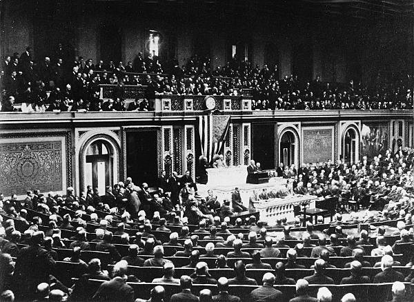 (US) Wilson asks for Declaration of War
