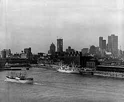 Collision entre trois navires dans le port de Montréal