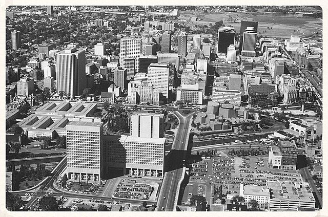 Explosion d'une bombe au quartier général de la Défense à Ottawa