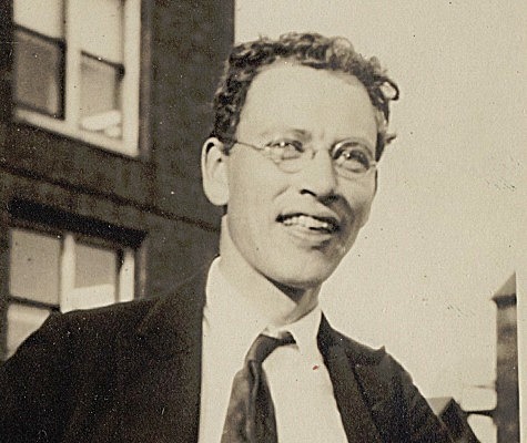 A. H. Sturtevant inventa un metodo per determinare la posizione dei geni sui cromosomi