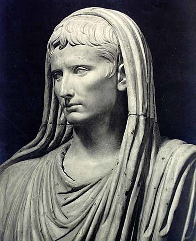 Augusto Togado en Via Labicana