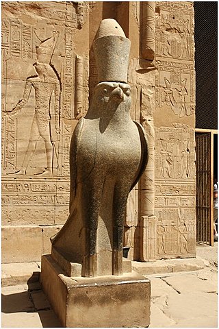 Estatua de Horus