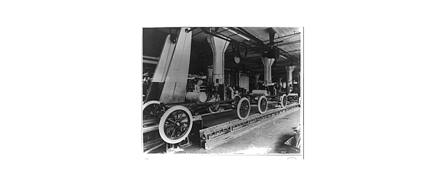 Cadena de montaje del modelo Ford T (aprox. 1913)