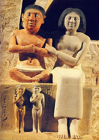 El enano Seneb y su familia, Museo Egipcio, El Cairo (2630 – 2500 a.C.)