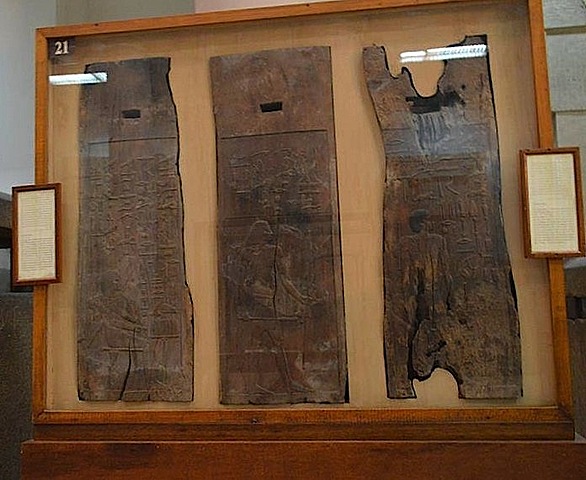 Relieve de Hesiré, Museo Egipcio, El Cairo (2620 a.C.)