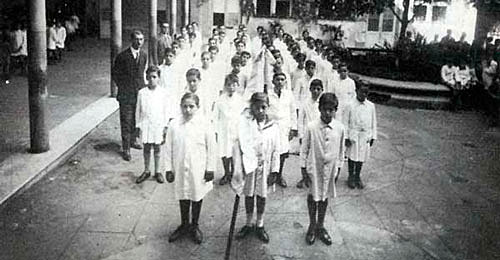 Expansión del sistema de escolaridad primaria