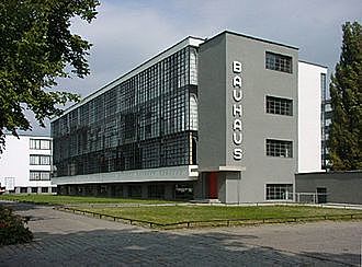 Fundació de l'escola Bauhaus