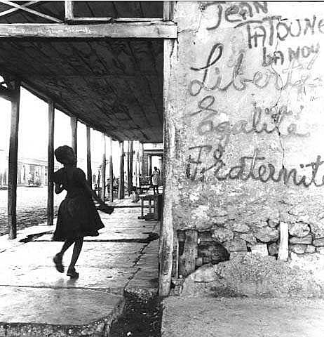 First photo print in a newspaper