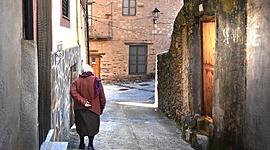 Timeline: CADA VEZ SOMOS MENOS