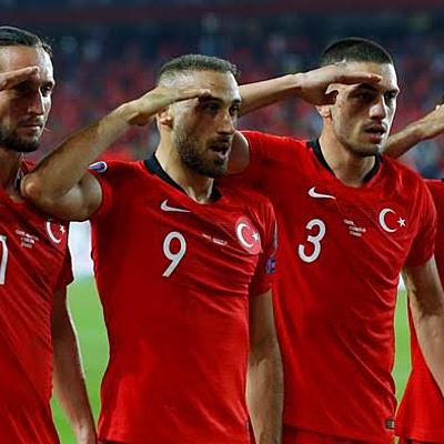 Timeline: Türkiye'nin Futbol Serüveni