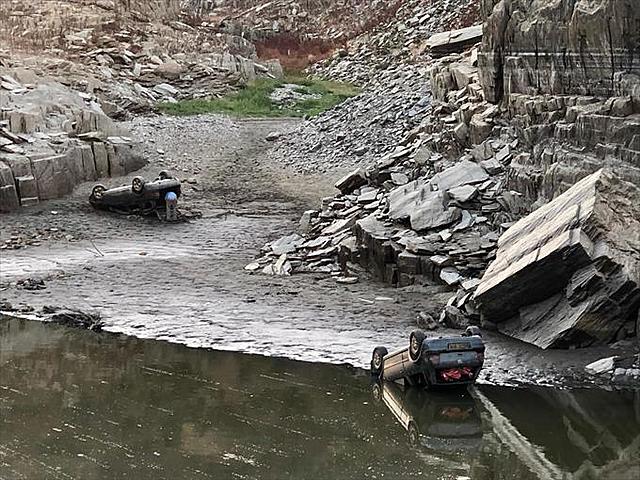 Hallazgo de vehículos en el río Almonte