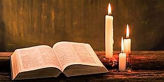 Empieza la carrera de teología en Cambridge.