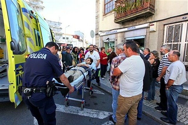 Três minutos de terror em assalto a ourivesaria