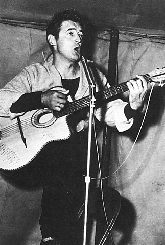 Premier engagement de Félix Leclerc en France