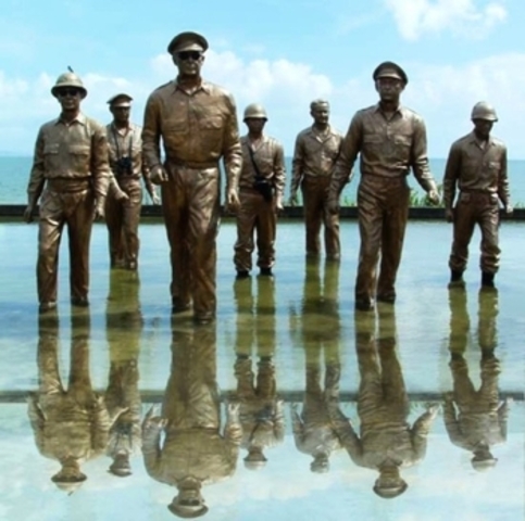 US Army invades Leyte Gulf in Phillipines ("I have returned!")