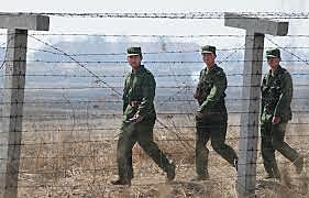UN Forces Push the North Korea to Yalu River- the Border With China