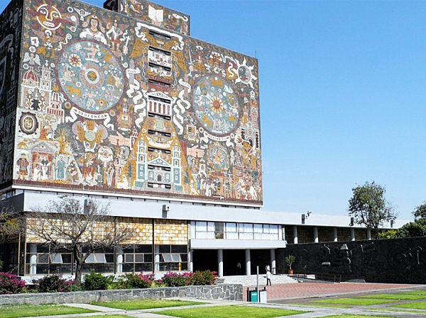 FORMACIÓN DE PSICÓLOGOS EN LA UNAM.