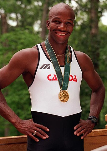 Donovan Bailey gagne la médaille d'or