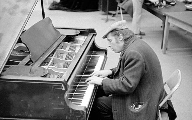 Gould enregistre les célèbres variations Goldberg de Bach