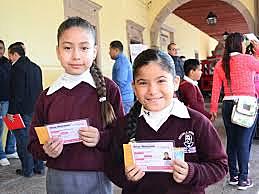 Becas a niños y jóvenes