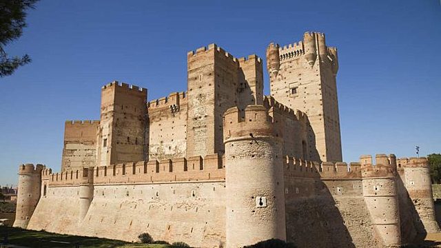 CONSTRUCTION OF CASTLES