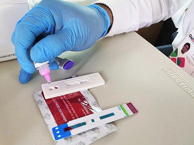 Robert Gallo y Luc Montagnier, de manera independiente, aislaron por primera vez el virus del SIDA.