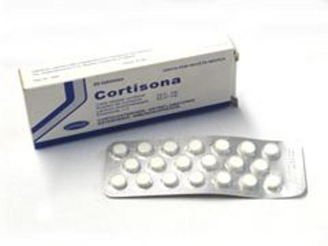 Peter Madewar descubrió que la cortisona tenía funciones inmunosupresoras en el organismo.