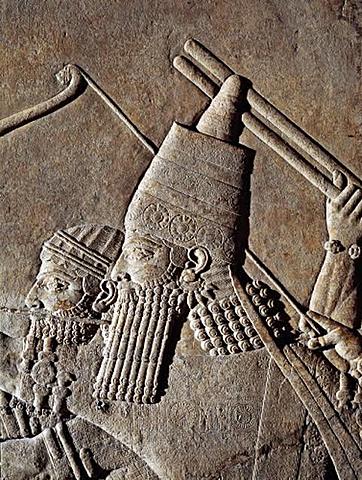 Assurbanipal recopila 800 tablillas médicas en la biblioteca de Nínive.