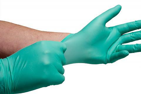 Primera descripción de los guantes quirúrgicos.