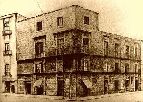 En nuestro país surgieron los Reales Colegios de Cirugía, como el de Cádiz.