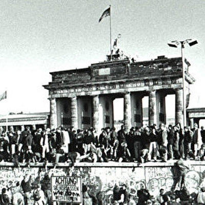 Timeline: LITERATURA (Nora Kasmi)