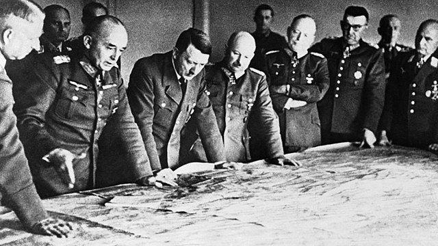 Hitler meets with top Military Generals Secretly