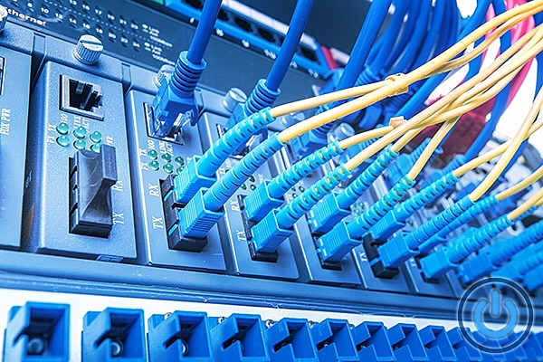 HISTORIA DE LAS REDES INFORMÁTICAS