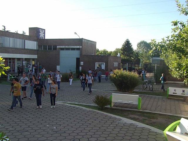 Inaguracion de la FRTL (Facultad Regional Trenque Lauquen)