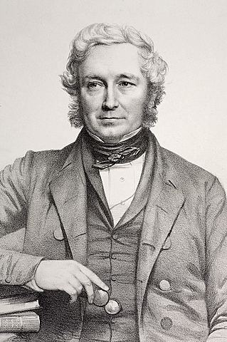 El botánico John Henslow despierta el interés de Darwin por la historia natural.