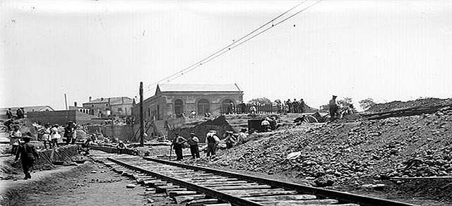 Beaumont diseña y construye las primeras carreteras