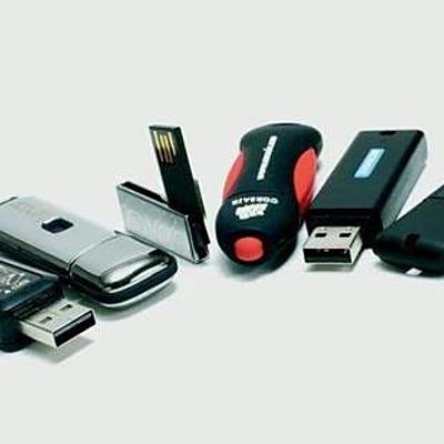 Timeline: EVOLUCION DE LOS DISPOCITIVOS DE ALMACENAMIENTO